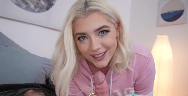 Cậu thanh niên biến thái cưỡng bức bạn thân của chị gái bên cạnh