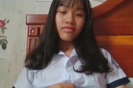 Con đĩ học sinh chỉ thích sủa cặc to